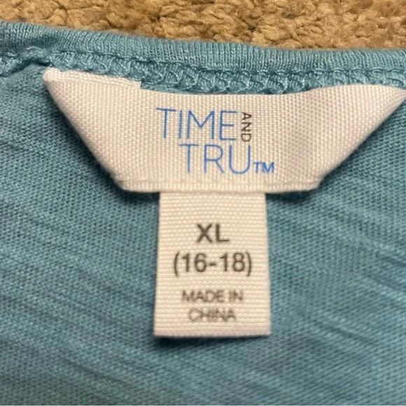 Time & Tru Cute Lightweight Top - Light Turquoise - Size XL - Picture 5 of 7